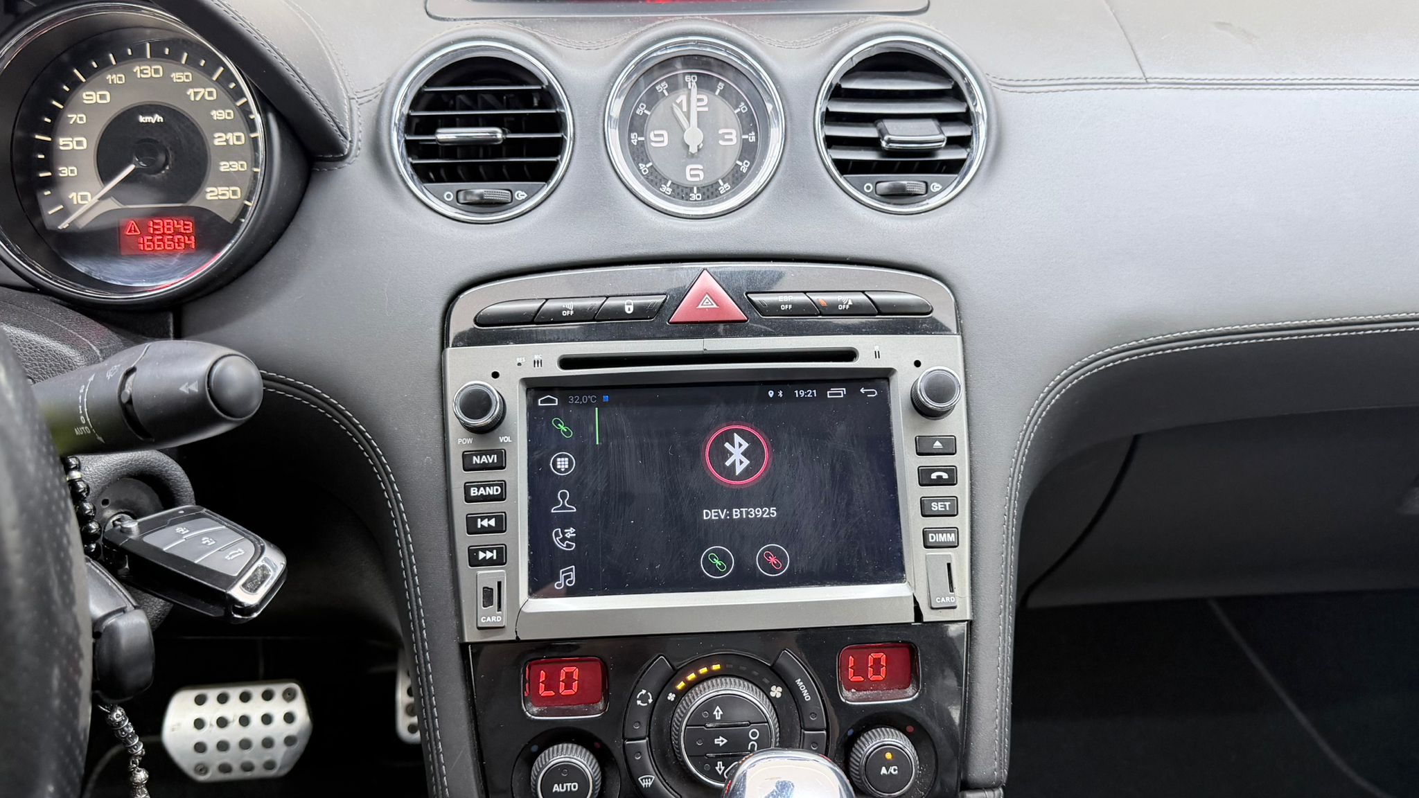 PEUGEOT RCZ 13